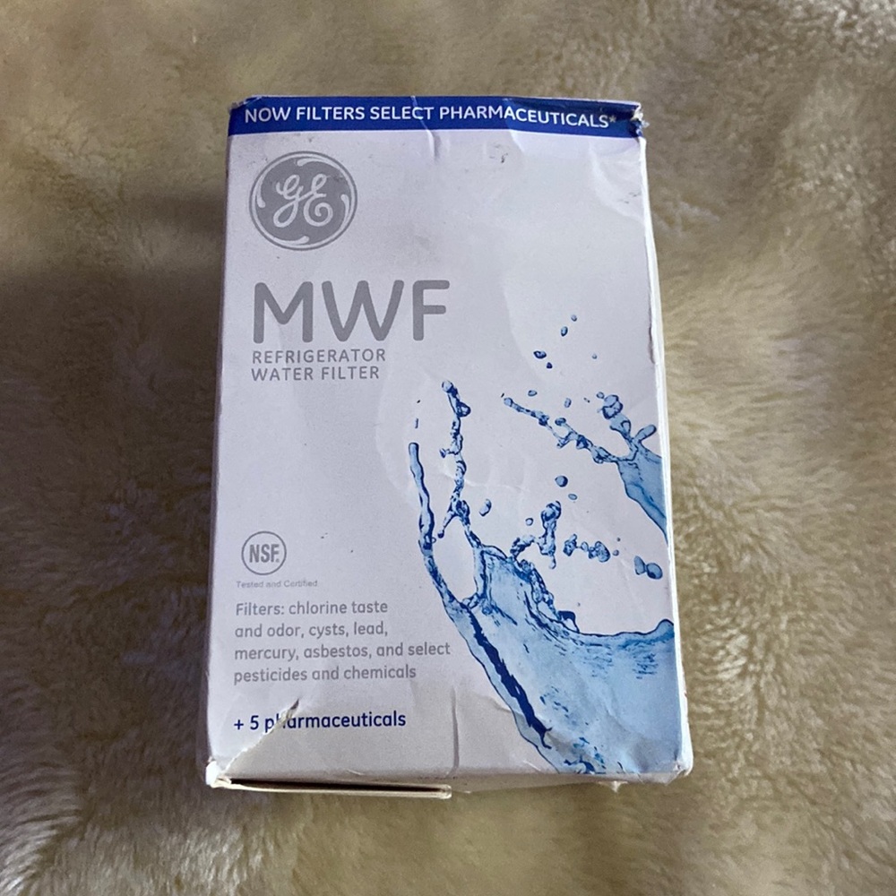 GE MWF refrigerator water filter - NEW